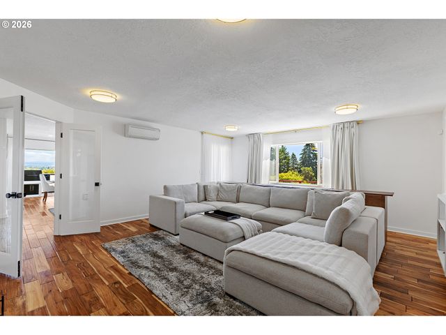 876 TAYBIN Rd Nw, Salem, OR 97304