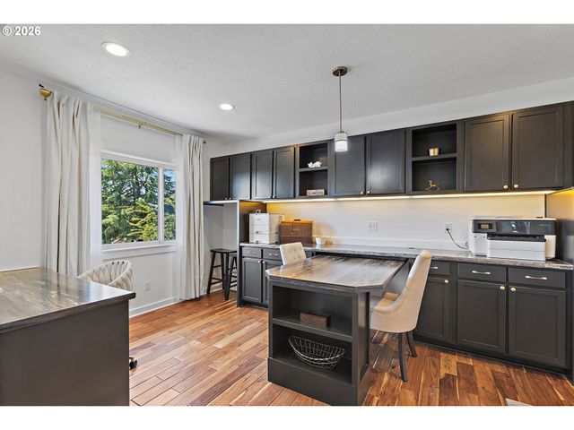 876 TAYBIN Rd Nw, Salem, OR 97304