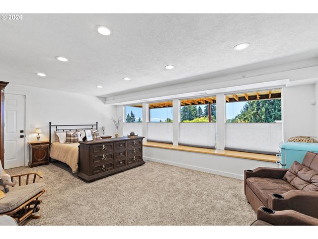 876 TAYBIN Rd Nw, Salem, OR 97304