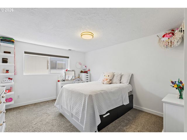 876 TAYBIN Rd Nw, Salem, OR 97304