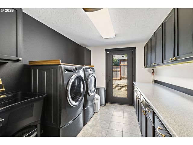 876 TAYBIN Rd Nw, Salem, OR 97304