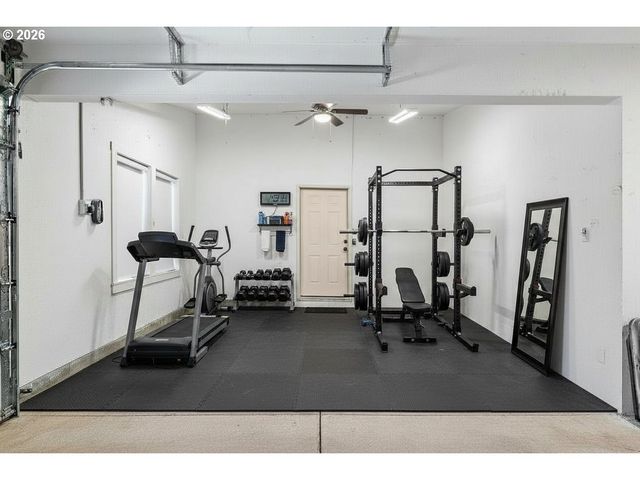 876 TAYBIN Rd Nw, Salem, OR 97304