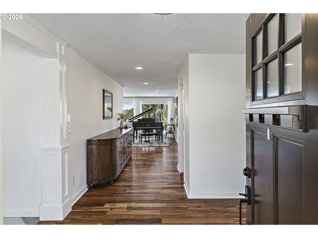 876 TAYBIN Rd Nw, Salem, OR 97304