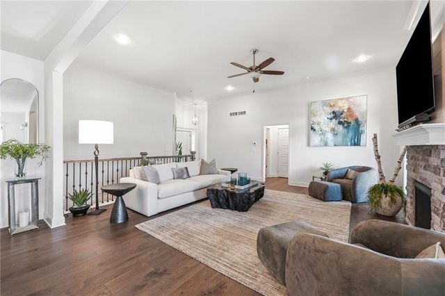 10322 N Winchester Avenue, Kansas City, MO 64156