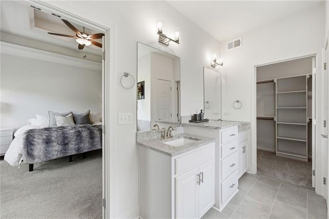 10322 N Winchester Avenue, Kansas City, MO 64156