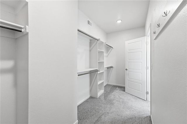 10322 N Winchester Avenue, Kansas City, MO 64156