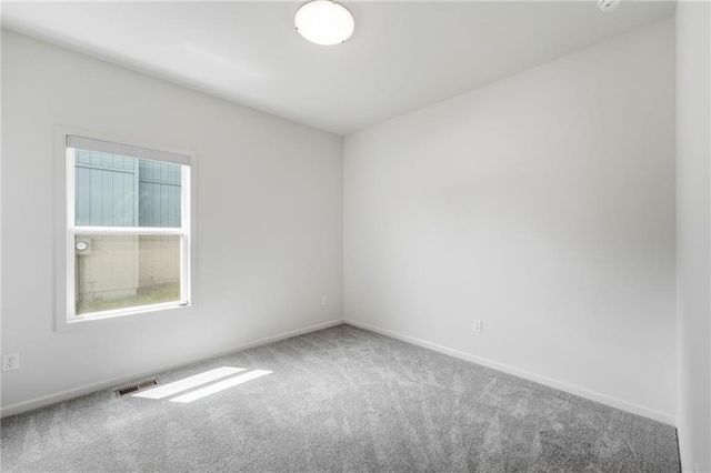 10322 N Winchester Avenue, Kansas City, MO 64156