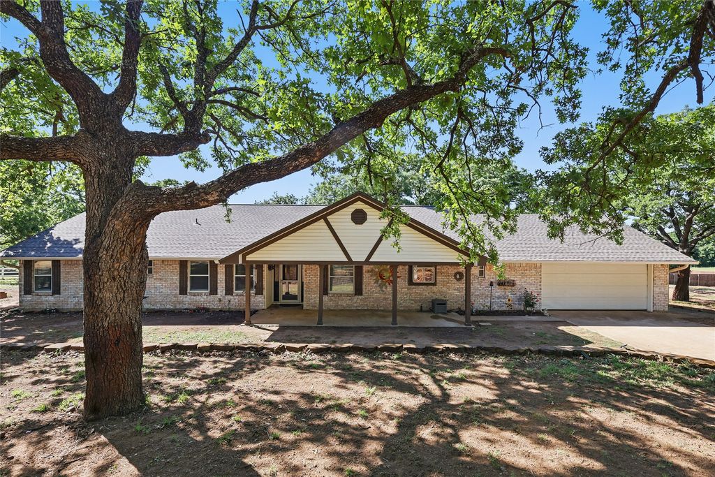 2204 Church Drive, Corinth, TX 76210