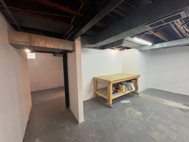 1874 Hawthorne Avenue E, Saint Paul, MN 55119