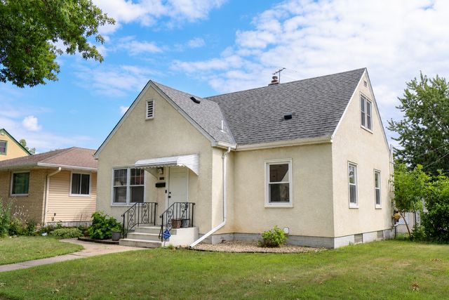 1874 Hawthorne Avenue E, Saint Paul, MN 55119
