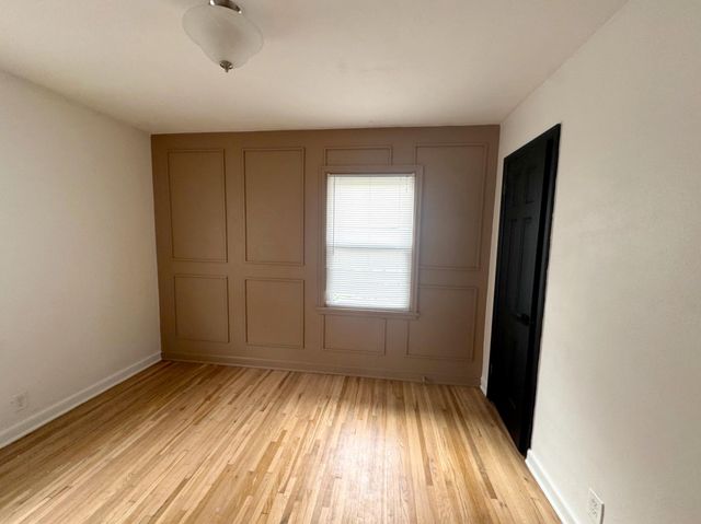 1874 Hawthorne Avenue E, Saint Paul, MN 55119