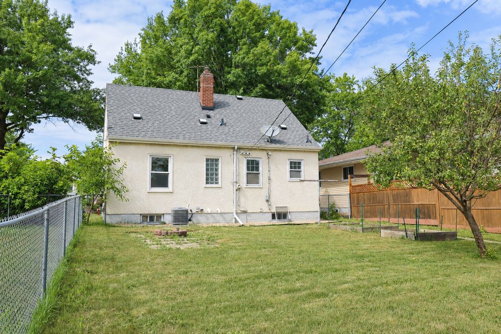 1874 Hawthorne Avenue E, Saint Paul, MN 55119 — photo 3