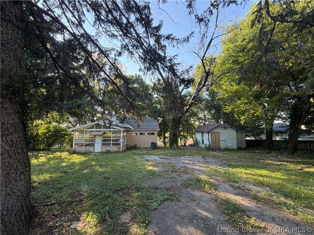 620 Main Street, Charlestown, IN 47111