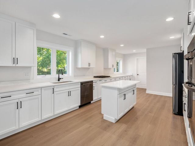 605 Polo Drive, Wheaton, IL 60187