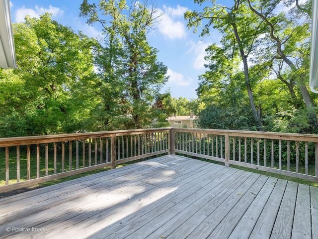 605 Polo Drive, Wheaton, IL 60187