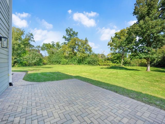 605 Polo Drive, Wheaton, IL 60187
