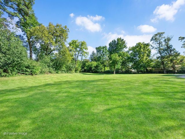 605 Polo Drive, Wheaton, IL 60187