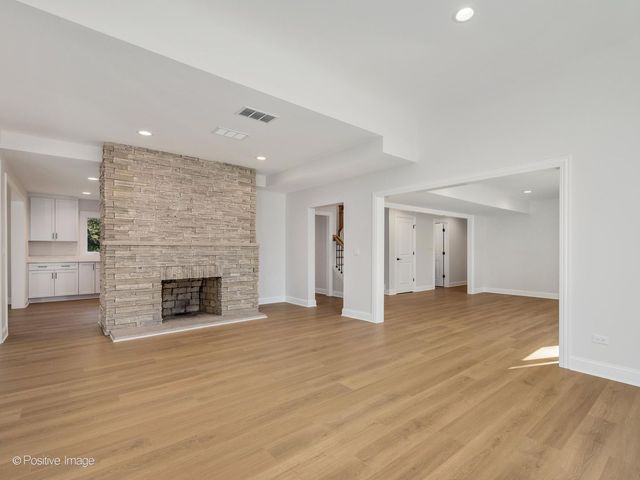 605 Polo Drive, Wheaton, IL 60187
