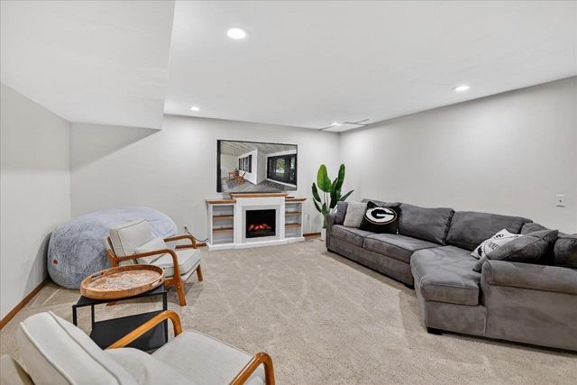 1128 Virdon Drive, Sun Prairie, WI 53590