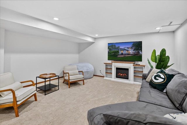 1128 Virdon Drive, Sun Prairie, WI 53590