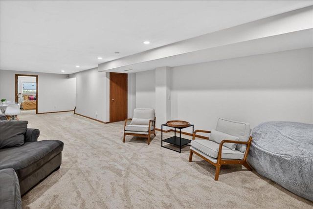 1128 Virdon Drive, Sun Prairie, WI 53590