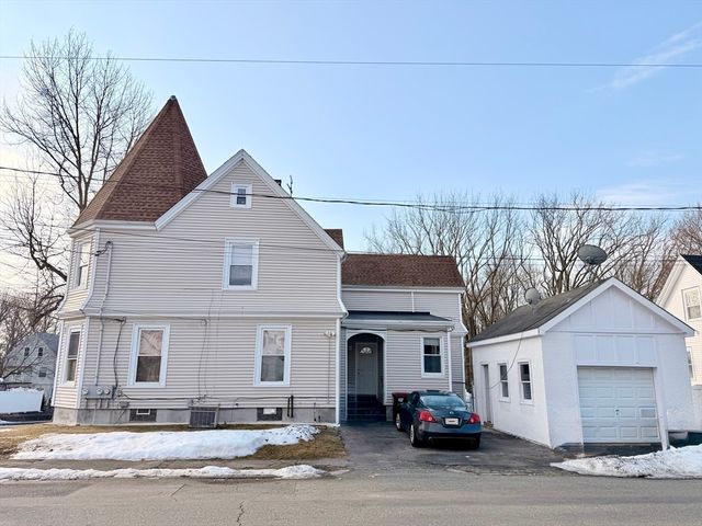 39 Grafton St, Brockton, MA 02301