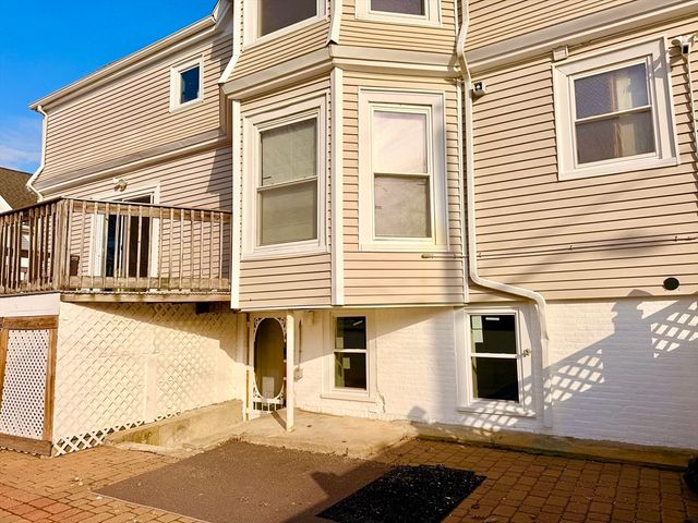39 Grafton St, Brockton, MA 02301