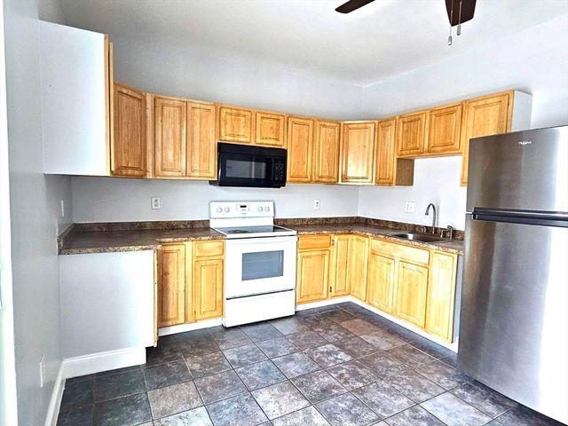 39 Grafton St, Brockton, MA 02301