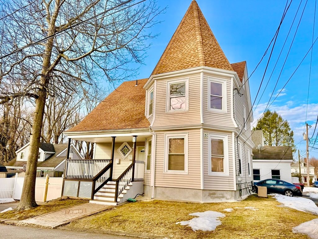 39 Grafton St, Brockton, MA 02301