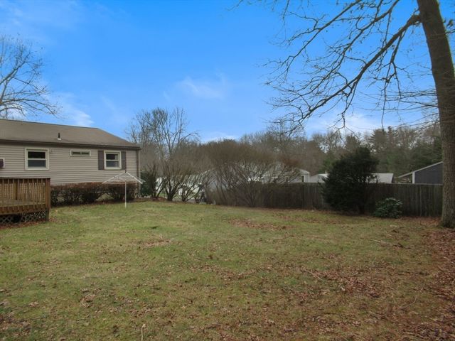 35 Tioga St, Springfield, MA 01128