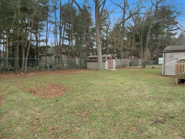 35 Tioga St, Springfield, MA 01128