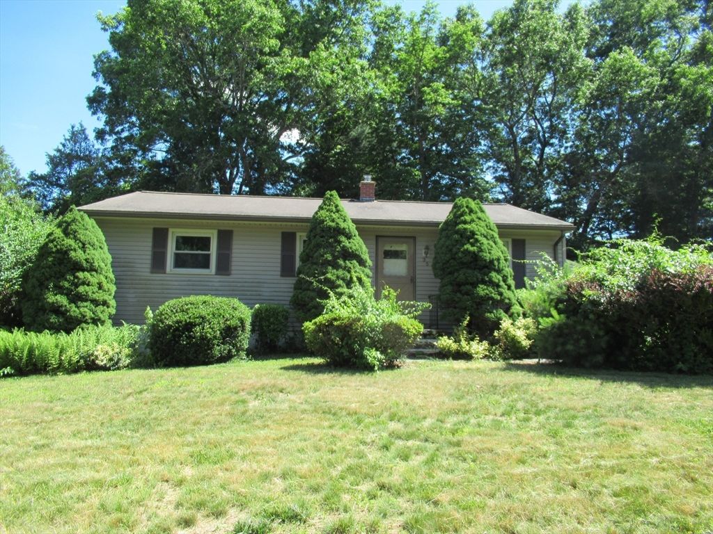 35 Tioga St, Springfield, MA 01128