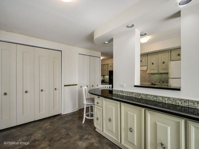 5555 N SHERIDAN Road 807, Chicago, IL 60640