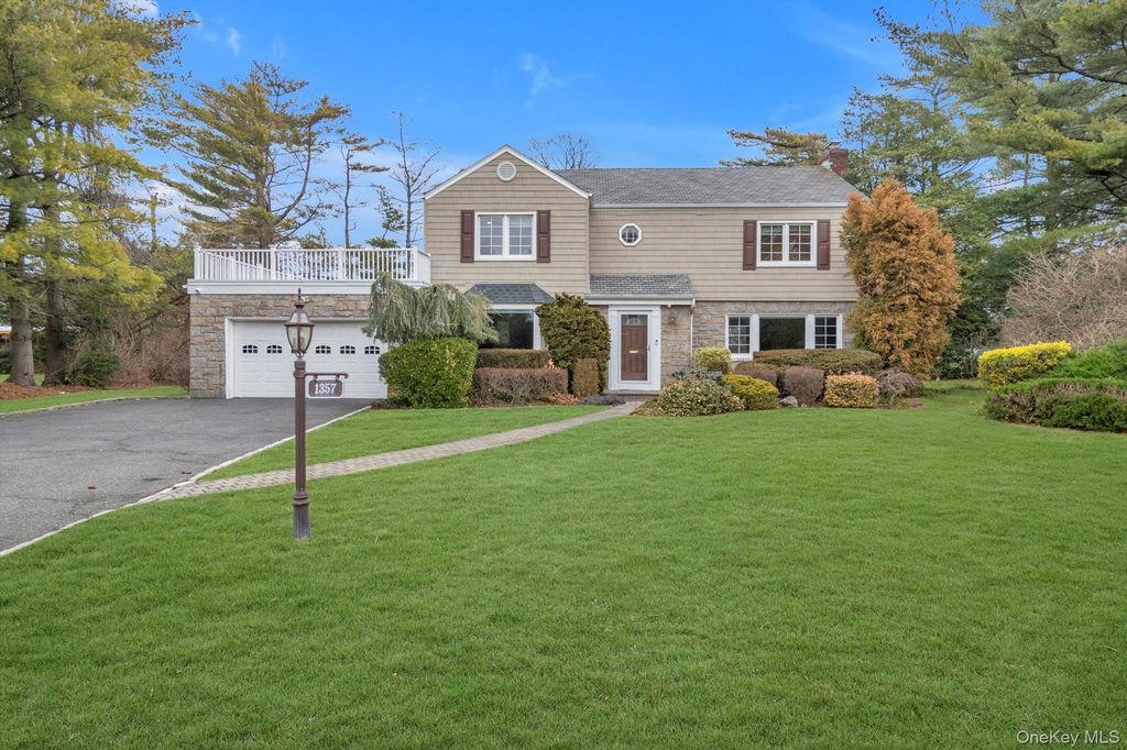 1357 Boxwood Drive E, Hewlett Harbor, NY 11557