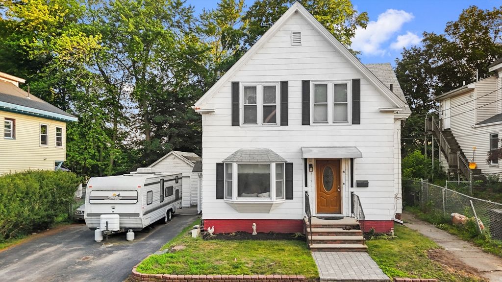 31 Whittier St, Haverhill, MA 01830