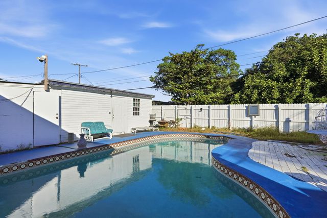 230 SW 14th Street, Dania Beach, FL 33004