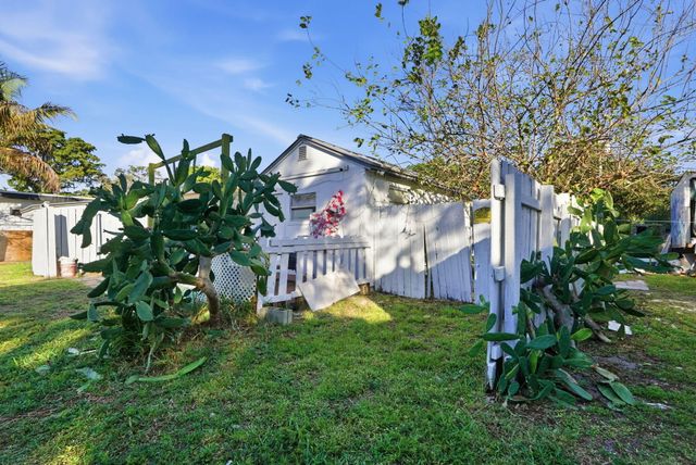 230 SW 14th Street, Dania Beach, FL 33004