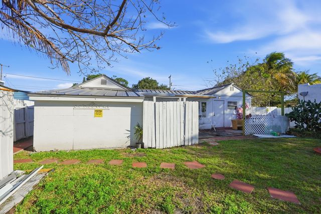230 SW 14th Street, Dania Beach, FL 33004