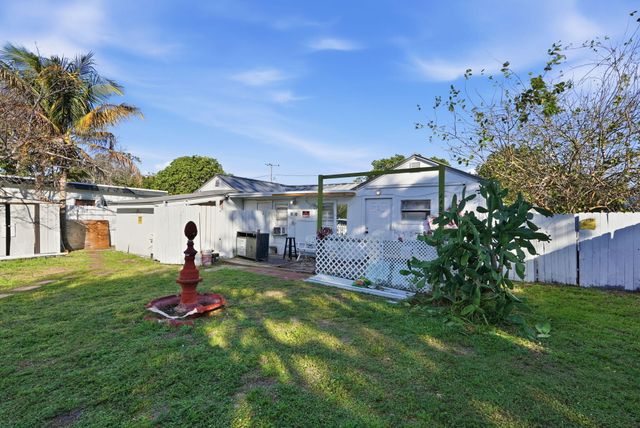 230 SW 14th Street, Dania Beach, FL 33004