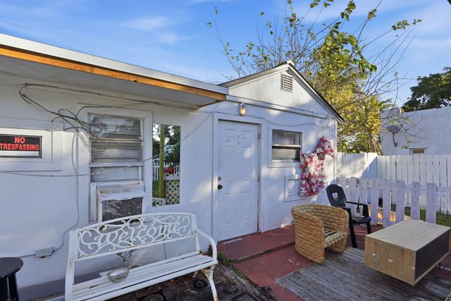 230 SW 14th Street, Dania Beach, FL 33004