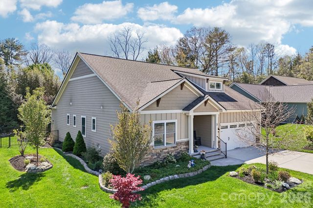 31 N Anvil Avenue, Hendersonville, NC 28792