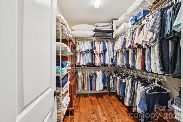 31 N Anvil Avenue, Hendersonville, NC 28792