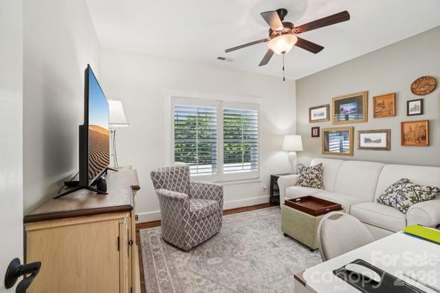 31 N Anvil Avenue, Hendersonville, NC 28792