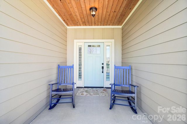31 N Anvil Avenue, Hendersonville, NC 28792