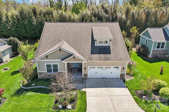31 N Anvil Avenue, Hendersonville, NC 28792