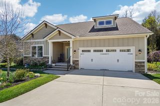 31 N Anvil Avenue, Hendersonville, NC 28792