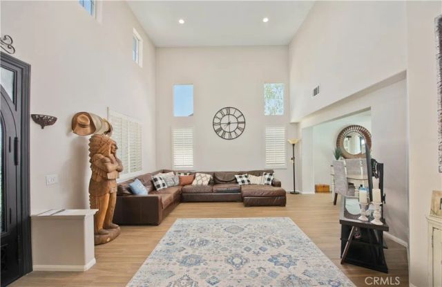 26360 Teal Court, Canyon Country, CA 91387
