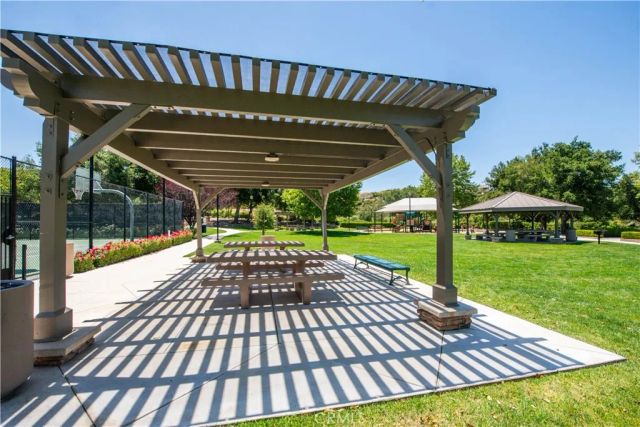 26360 Teal Court, Canyon Country, CA 91387