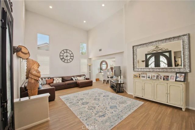 26360 Teal Court, Canyon Country, CA 91387
