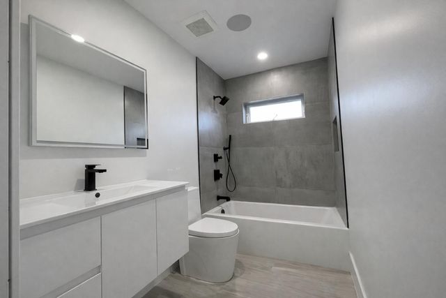 7825 SW 35th Ter, Miami, FL 33155